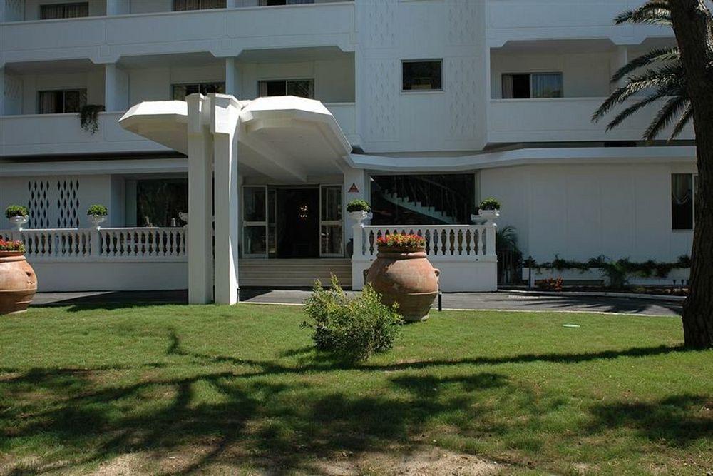 Hotel Domizia Palace