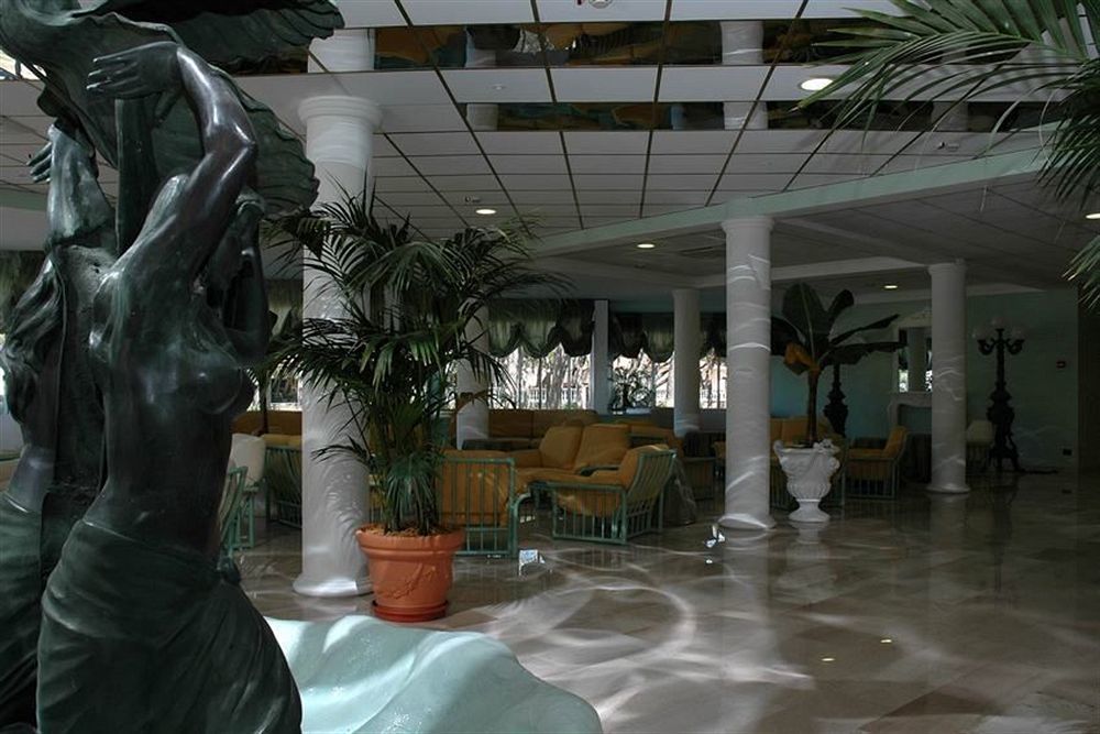 Hotel Domizia Palace 4*