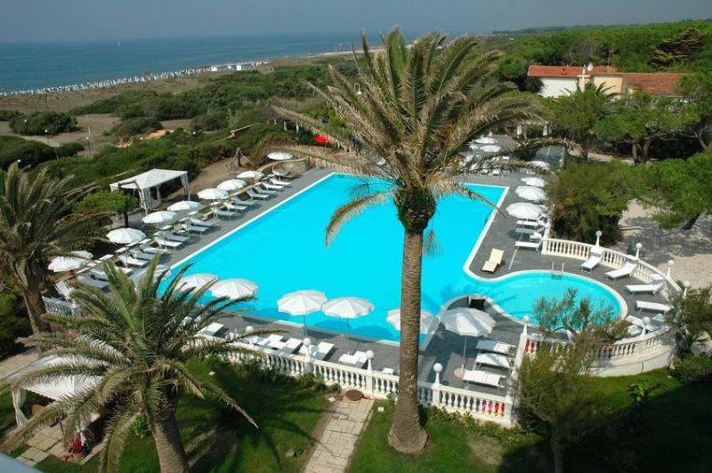 Hotel Domizia Palace