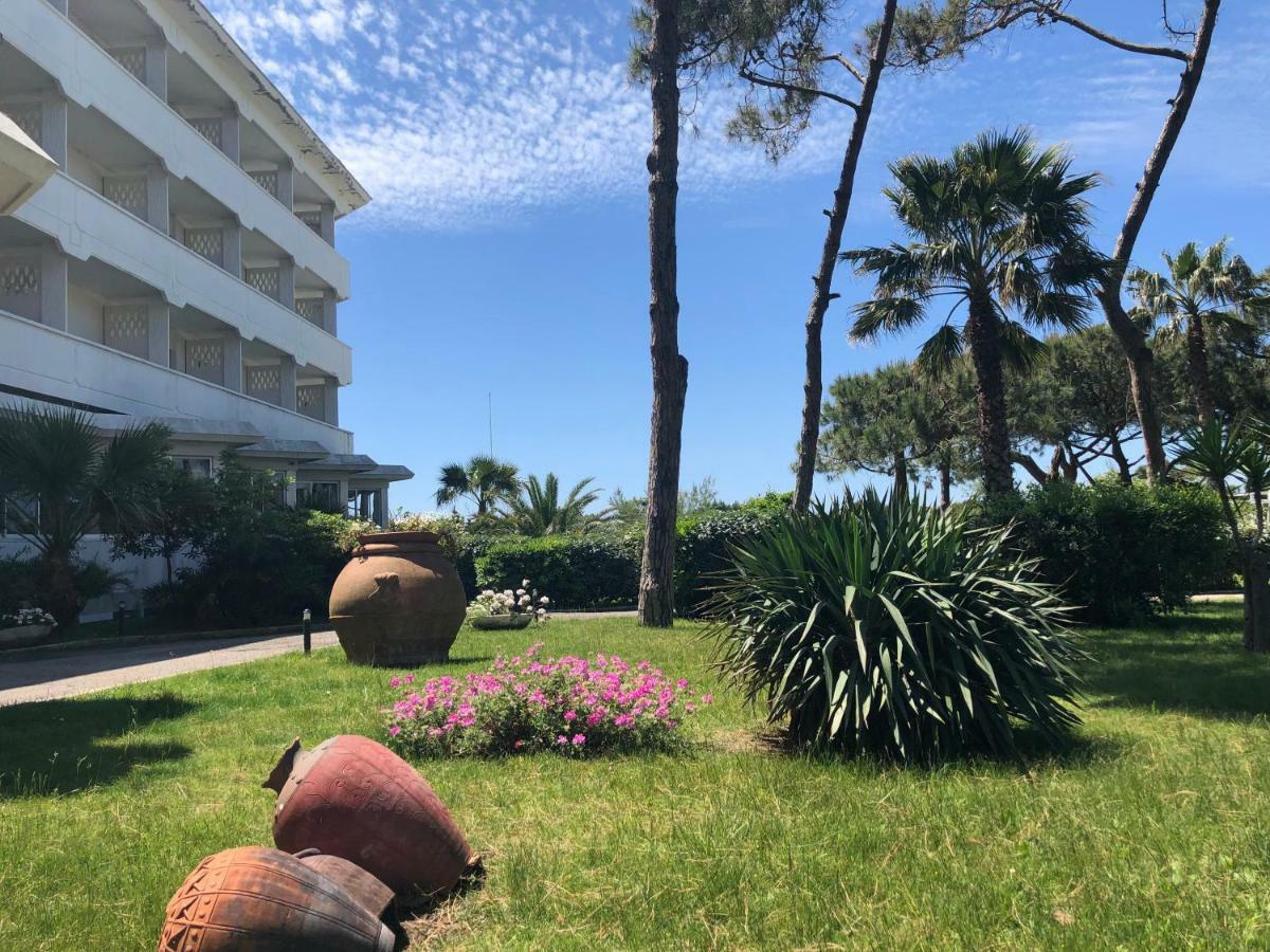 Domizia Palace 4*