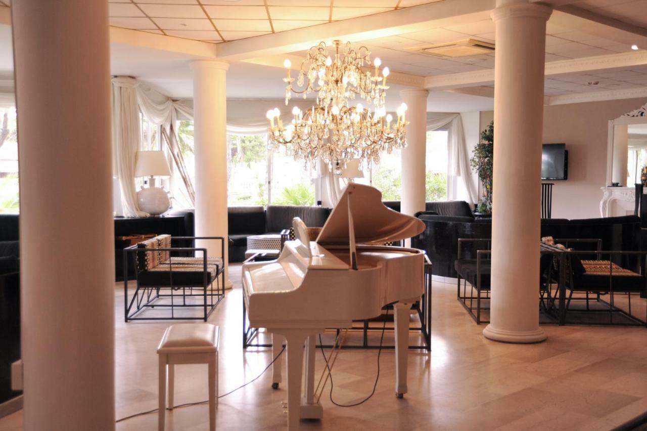 Hotel Domizia Palace 4*