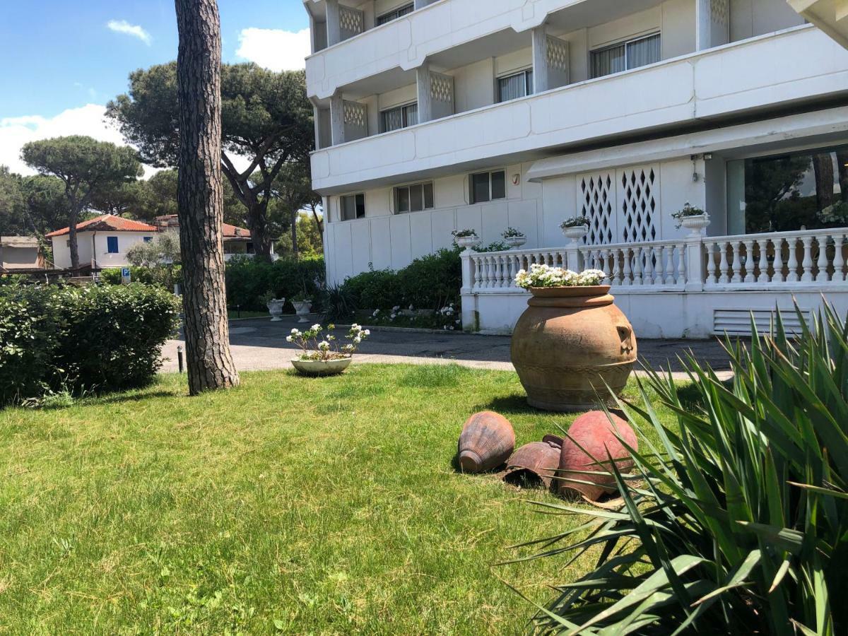 Hotel Domizia Palace 4*