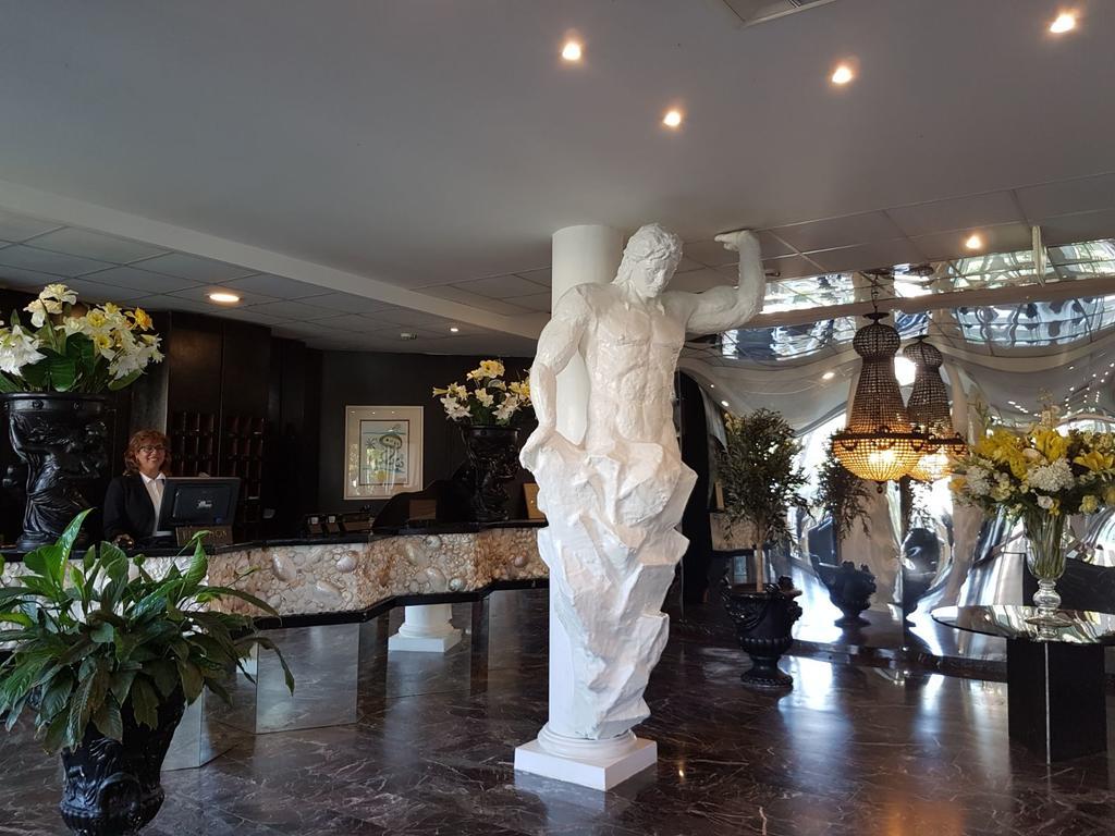 Domizia Palace 4*